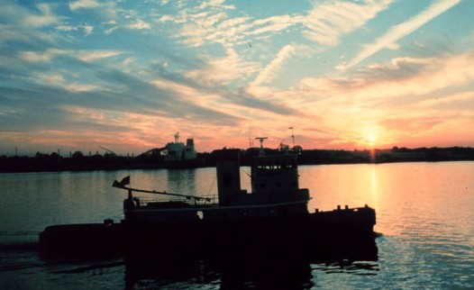 800px-Sunset_on_the_Mississippi_River_near_downtown_New_Orleans_-_NOAA