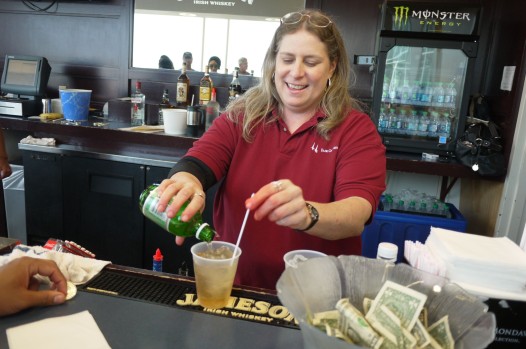 Bartender Miss Traci Boudreaux concocts cocktails that won't break the calorie bank. (photo: Summer Suleiman)