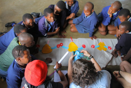 'We can treat, but also train,' says Turang, which volunteers do here with kids in South Africa. (Photo: LearnToLive)