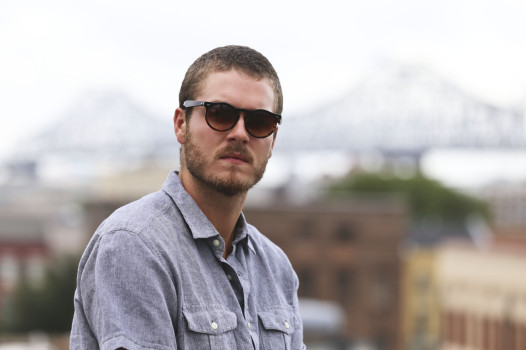 Stirling Barrett models his Toulouse frame in two-tone black with Havana tortoise.