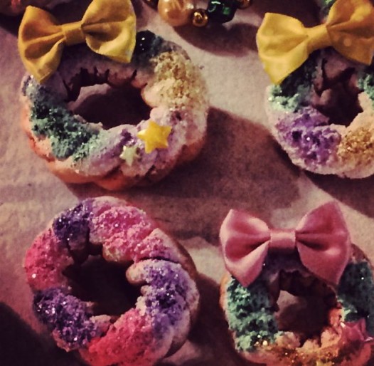 king cake brooch