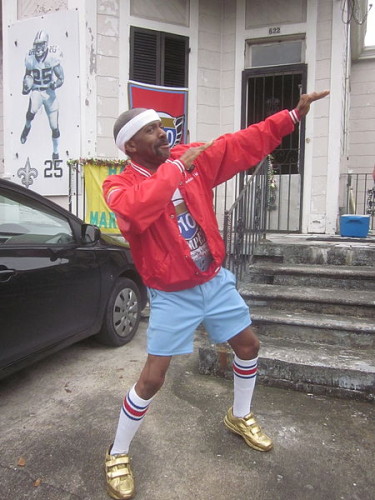 Stompers lead the way in a Saturday pub crawl (Photo: Infrogmation of New Orleans, Wikicommons)