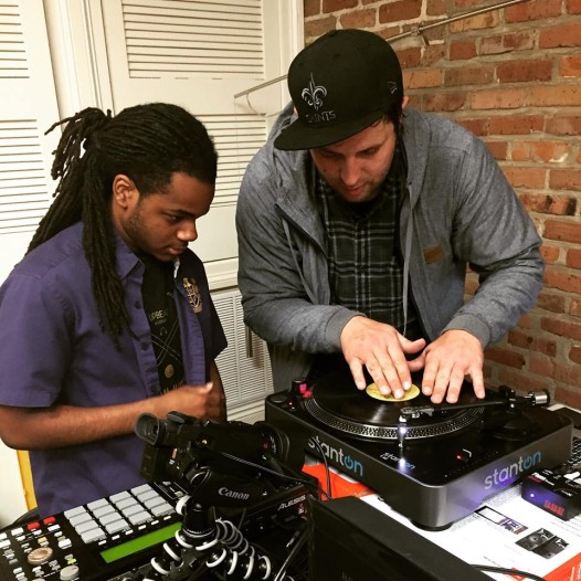 Derek Vincent Smith, Aka Pretty Lights, teaches the basics of scratching