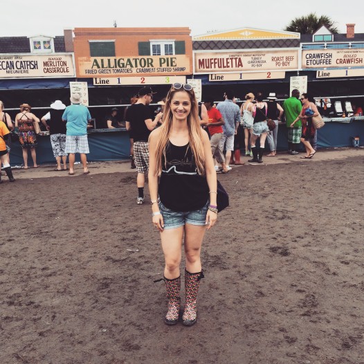On Sunday afternoon, I set out to find a (relatively) healthy way to enjoy Jazz Fest. 