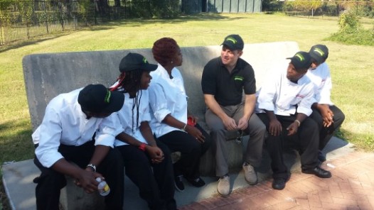 Liberty's Kitchen director David Emond talks with students. (Photo: libertyskitchen.org)
