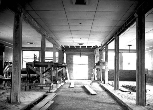 LeBreton_Market_New_Orleans_1938_interior_during_WPA_renovation