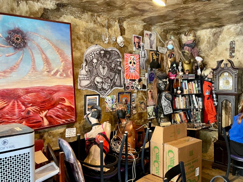 Ban the boredom: Z'otz Cafe: Where creativity and productivity